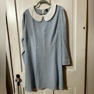 Floral 1960’s inspired collared dress